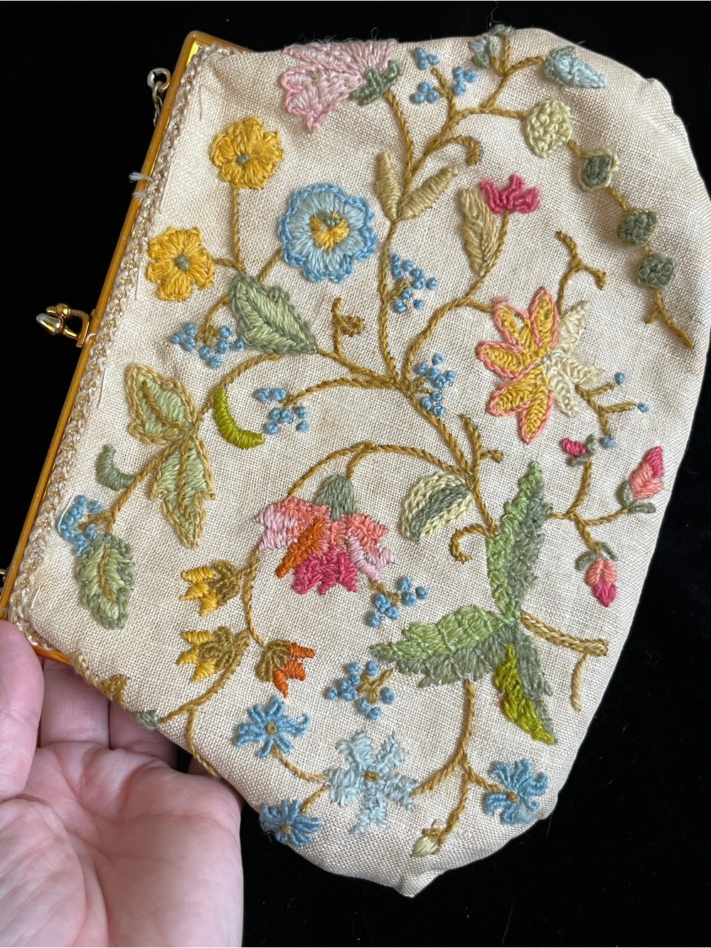 Vintage 60s Jacobean Crewel Linen Floral Kisslock Purse Chain Handle - Picture 5 of 10